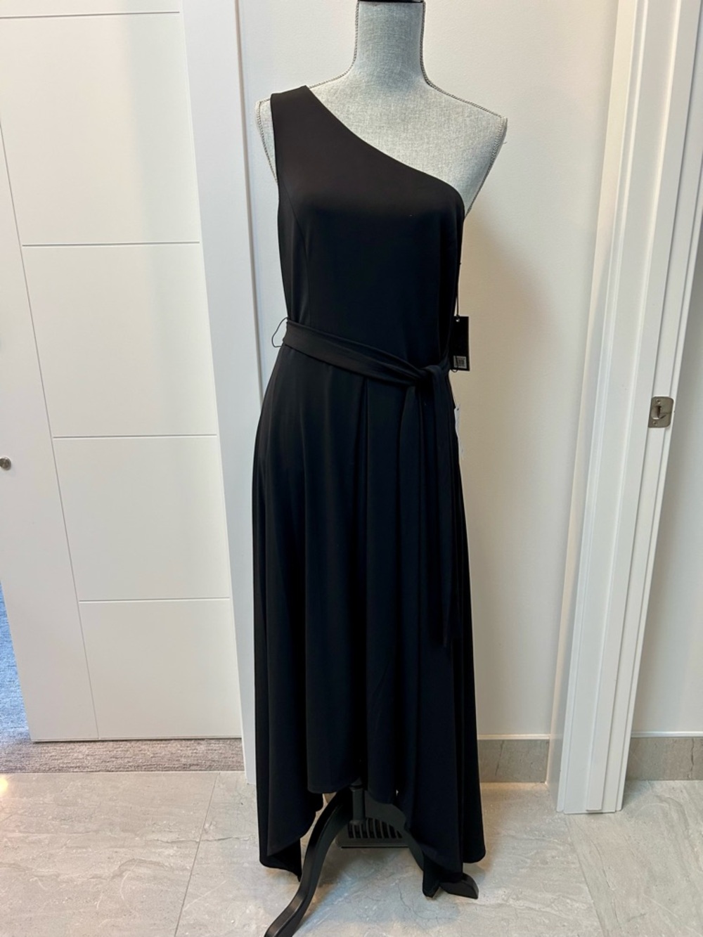 Vince Camuto One-Shoulder Black Maxi Dress with Self Tie size12